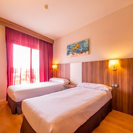 Golden Avenida Family Suites 4* Salou Ngoại thất bức ảnh