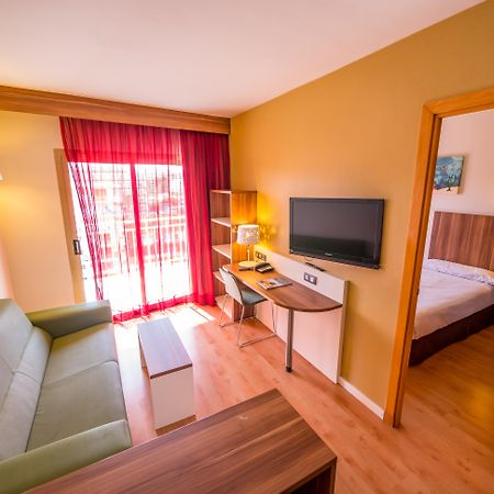 Golden Avenida Family Suites 4* Salou Ngoại thất bức ảnh