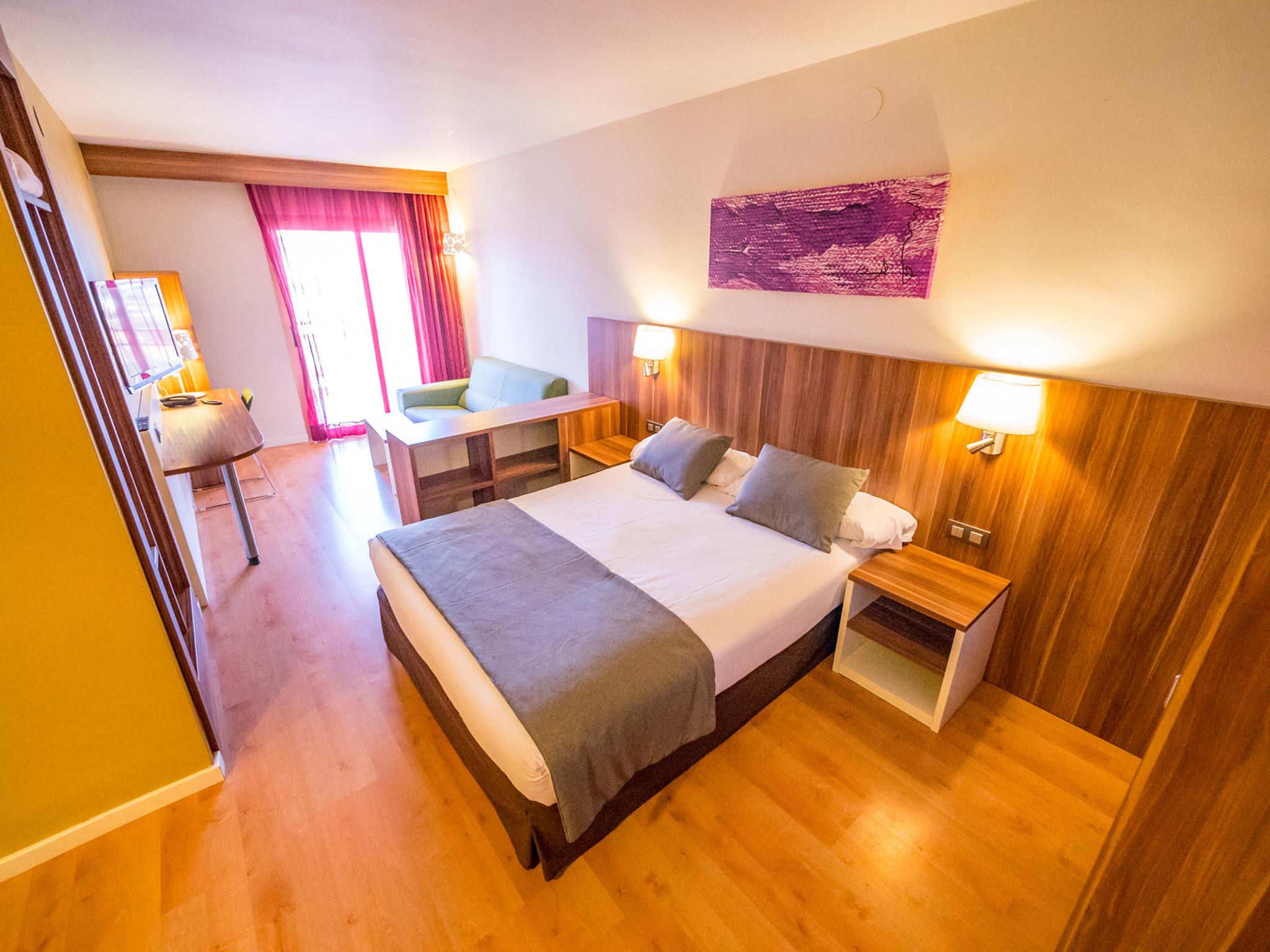 Golden Avenida Family Suites 4* Salou Ngoại thất bức ảnh