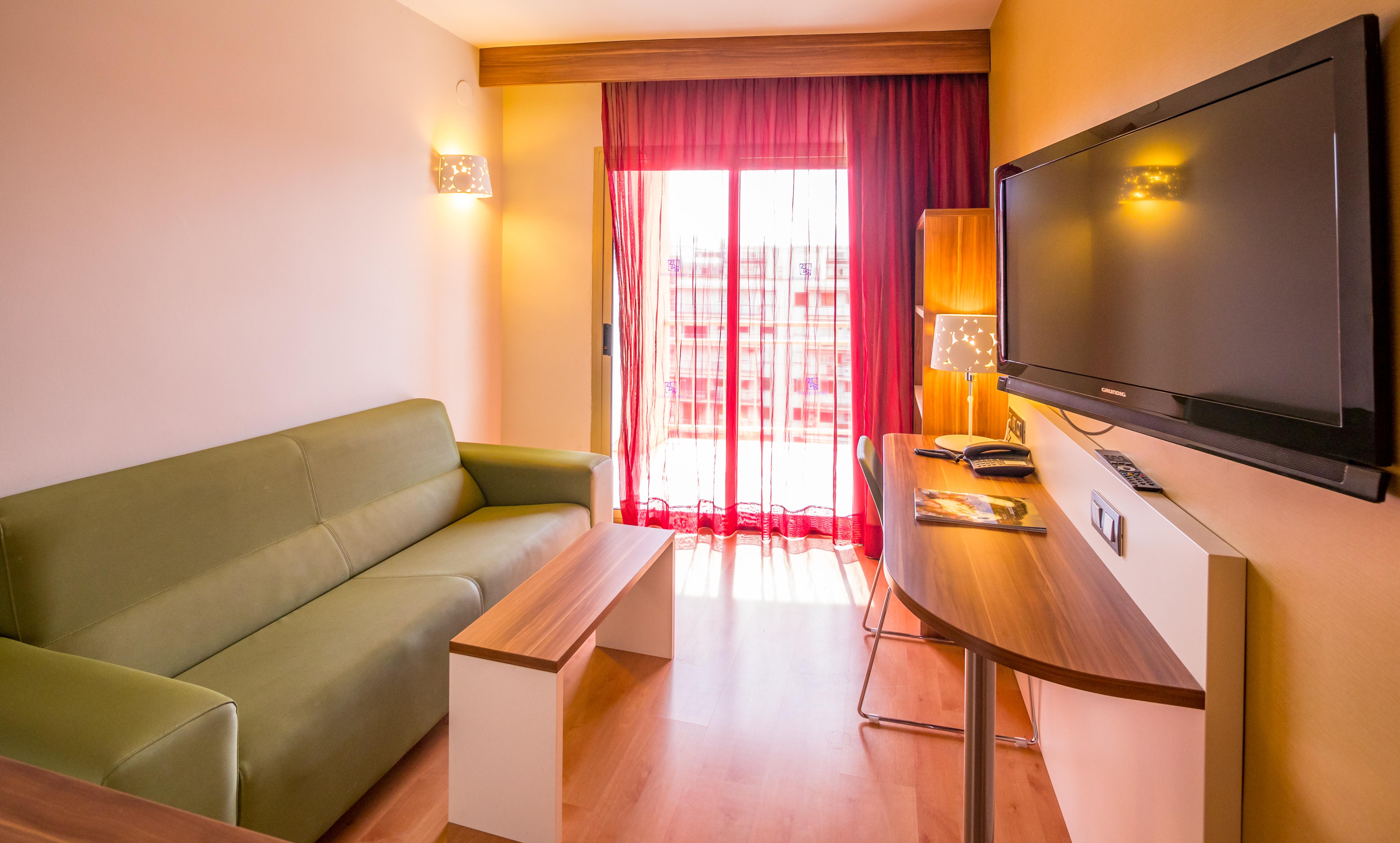 Golden Avenida Family Suites 4* Salou Ngoại thất bức ảnh