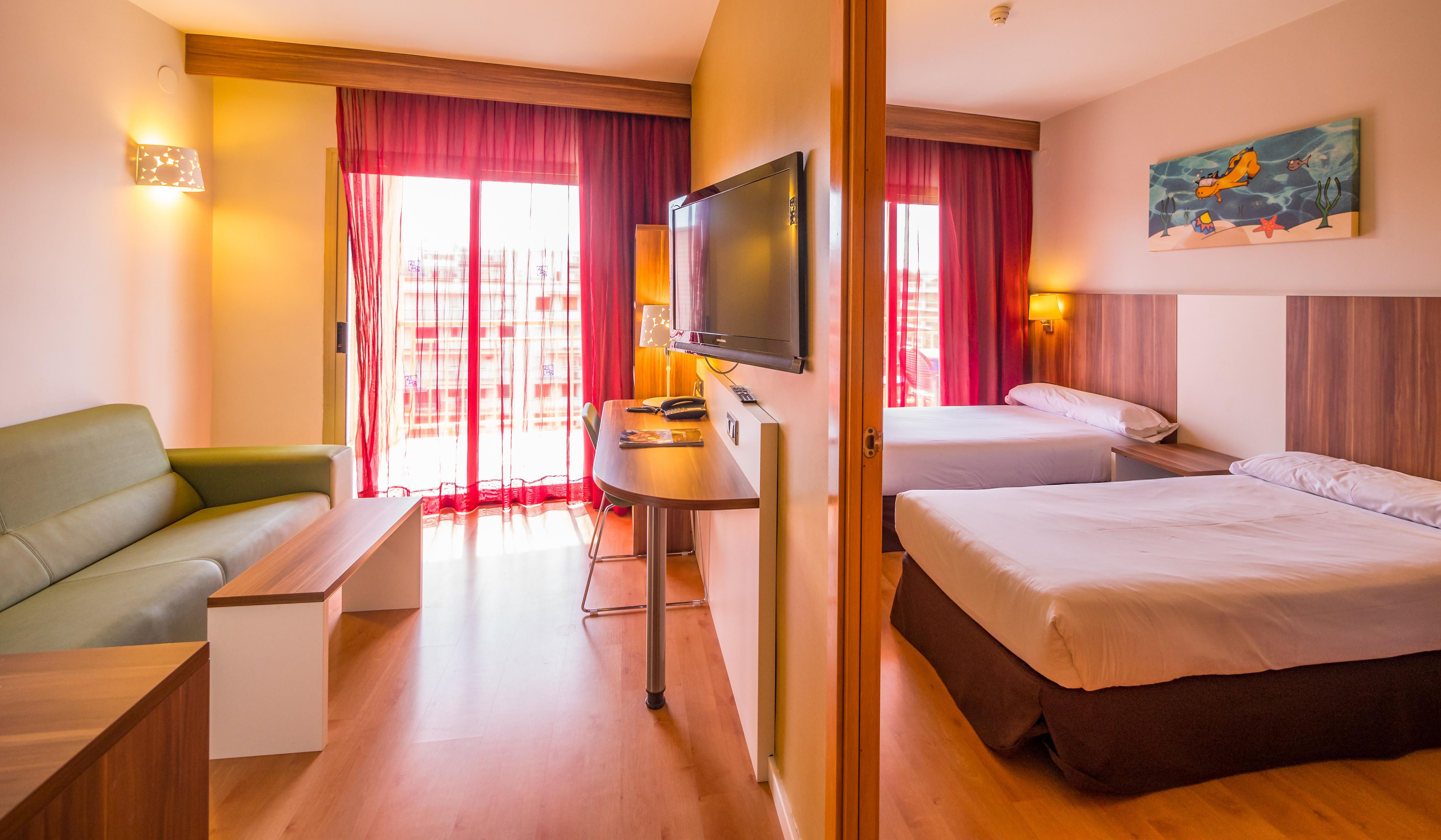 Golden Avenida Family Suites 4* Salou Ngoại thất bức ảnh