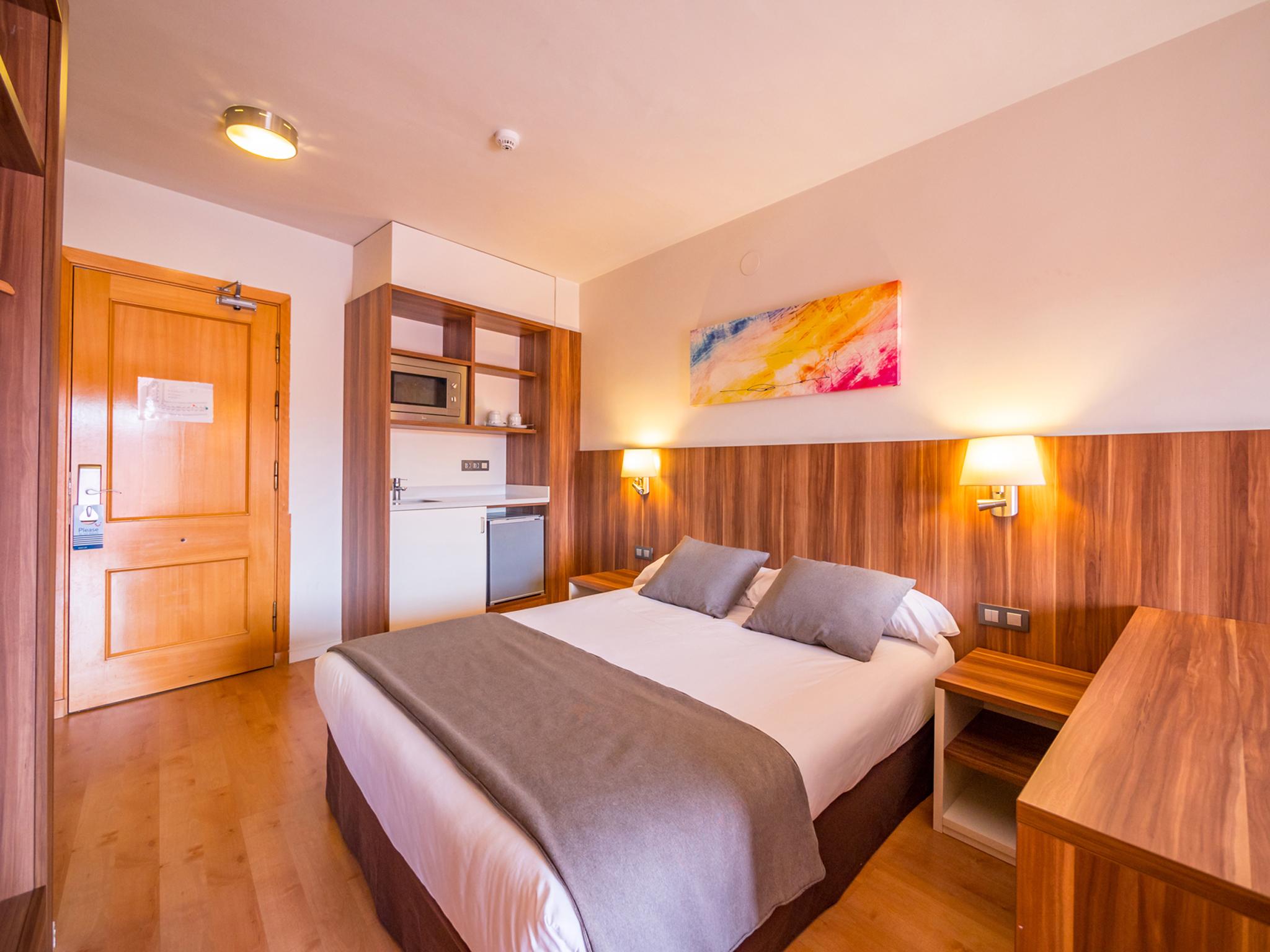 Golden Avenida Family Suites 4* Salou Ngoại thất bức ảnh