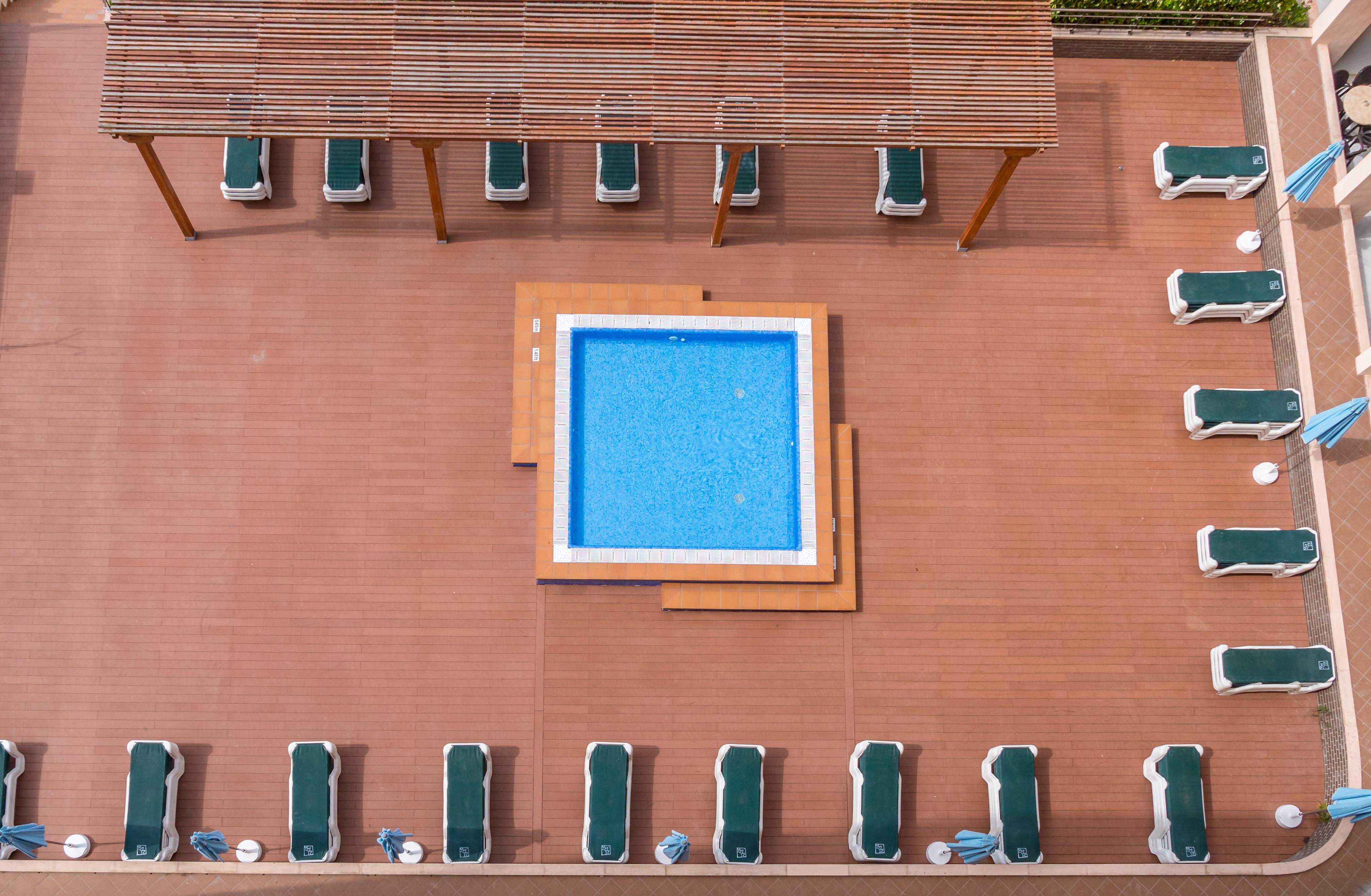Golden Avenida Family Suites 4* Salou Ngoại thất bức ảnh