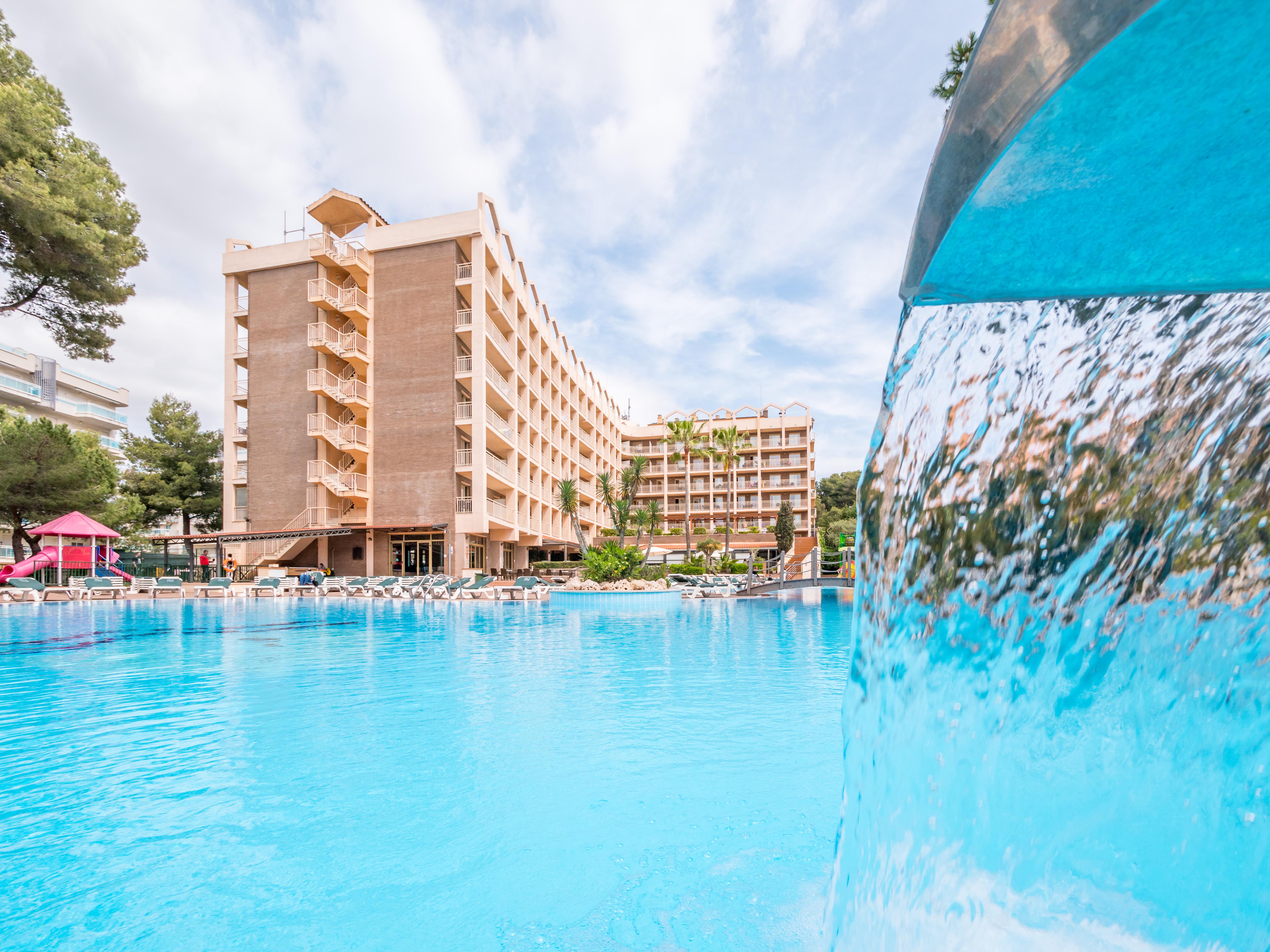 Golden Avenida Family Suites 4* Salou Ngoại thất bức ảnh