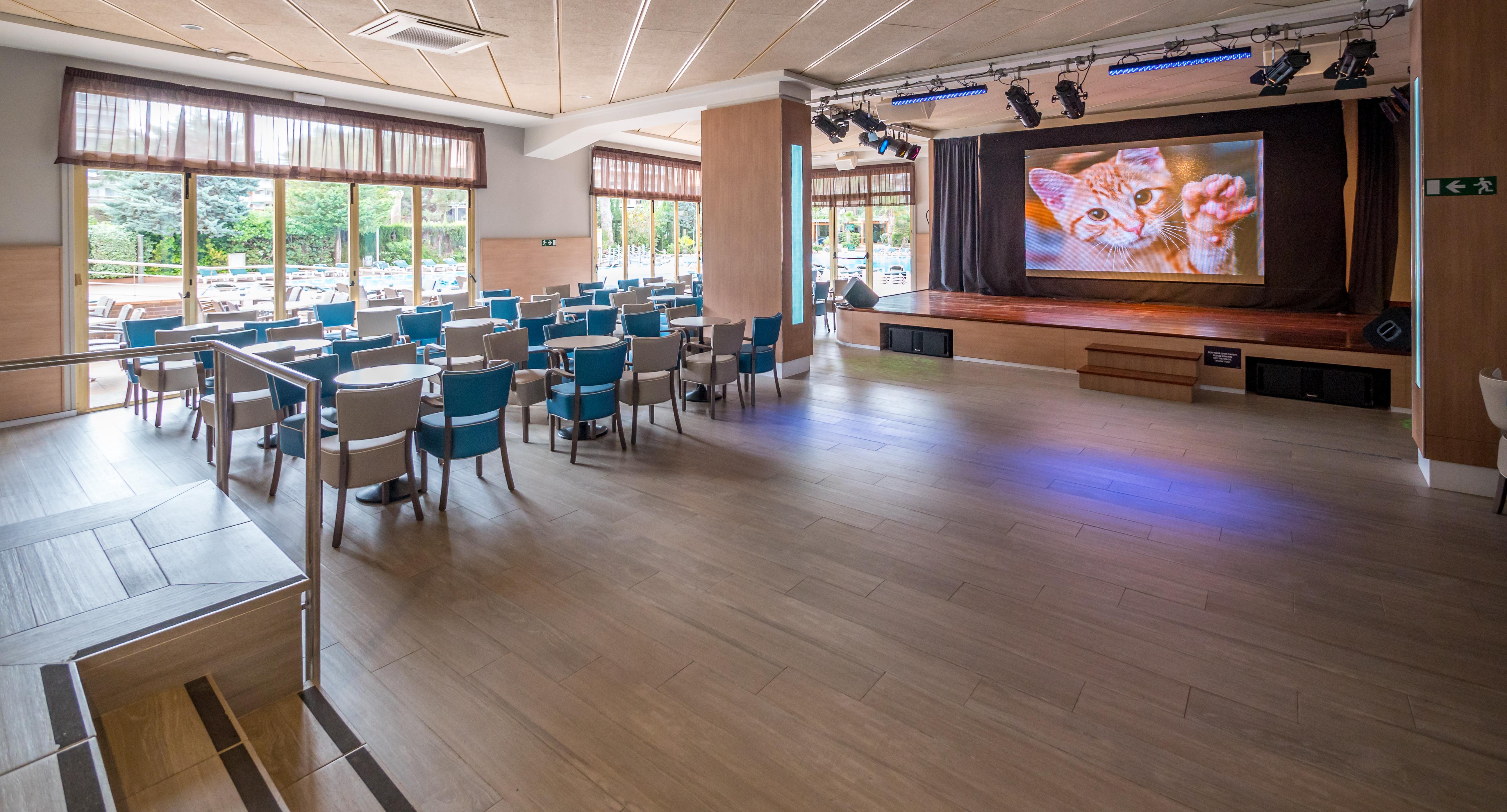 Golden Avenida Family Suites 4* Salou Ngoại thất bức ảnh