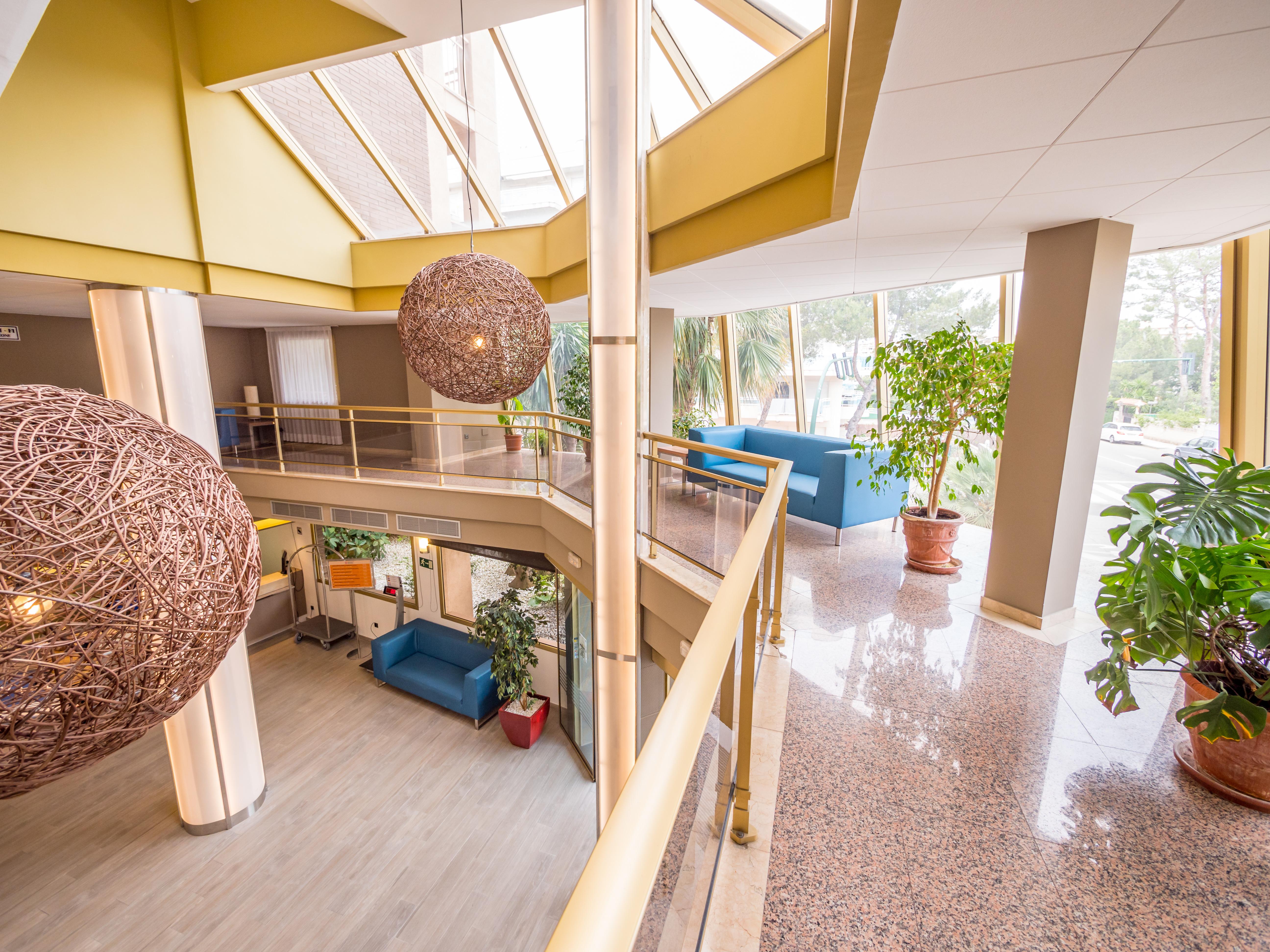 Golden Avenida Family Suites 4* Salou Ngoại thất bức ảnh