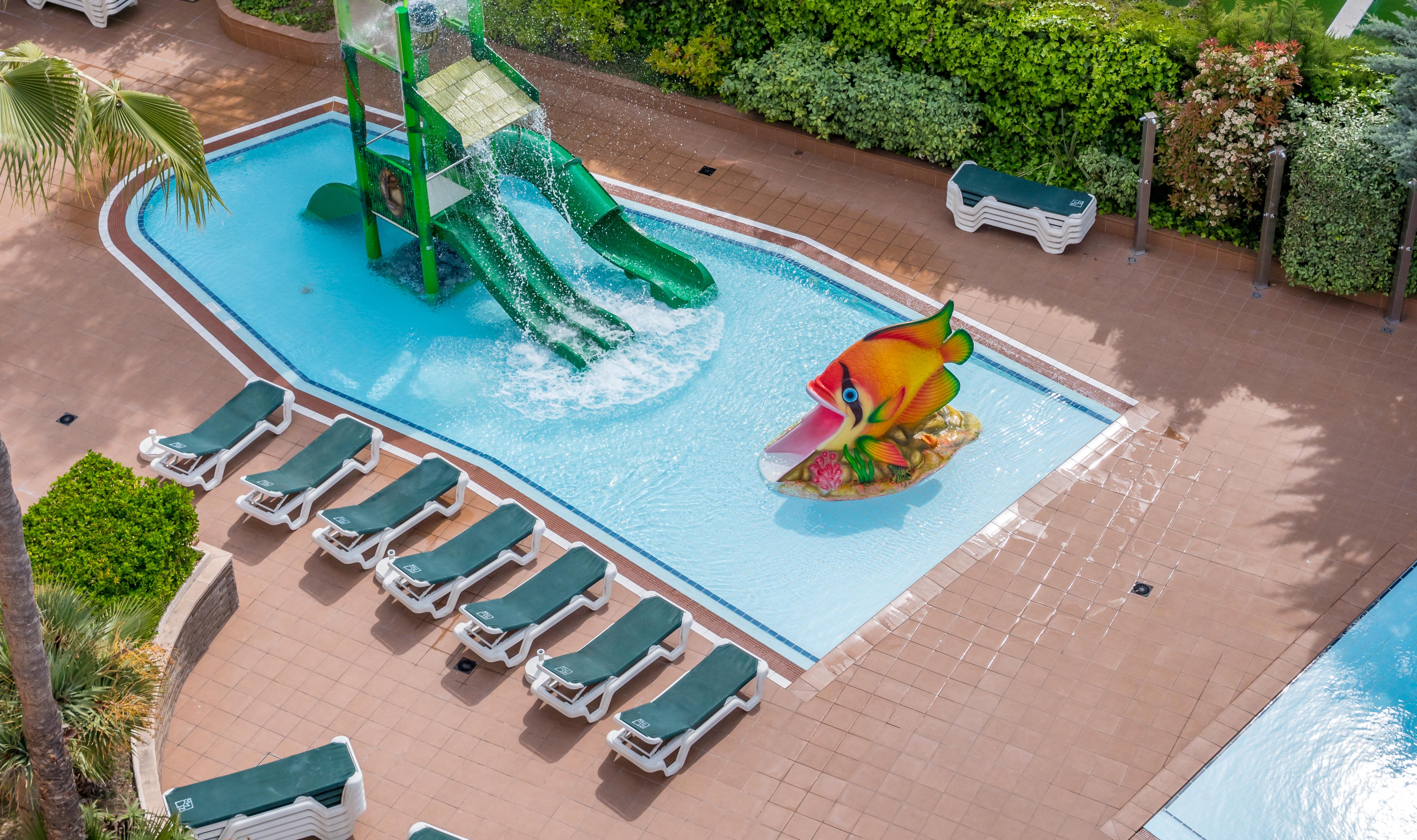 Golden Avenida Family Suites 4* Salou Ngoại thất bức ảnh