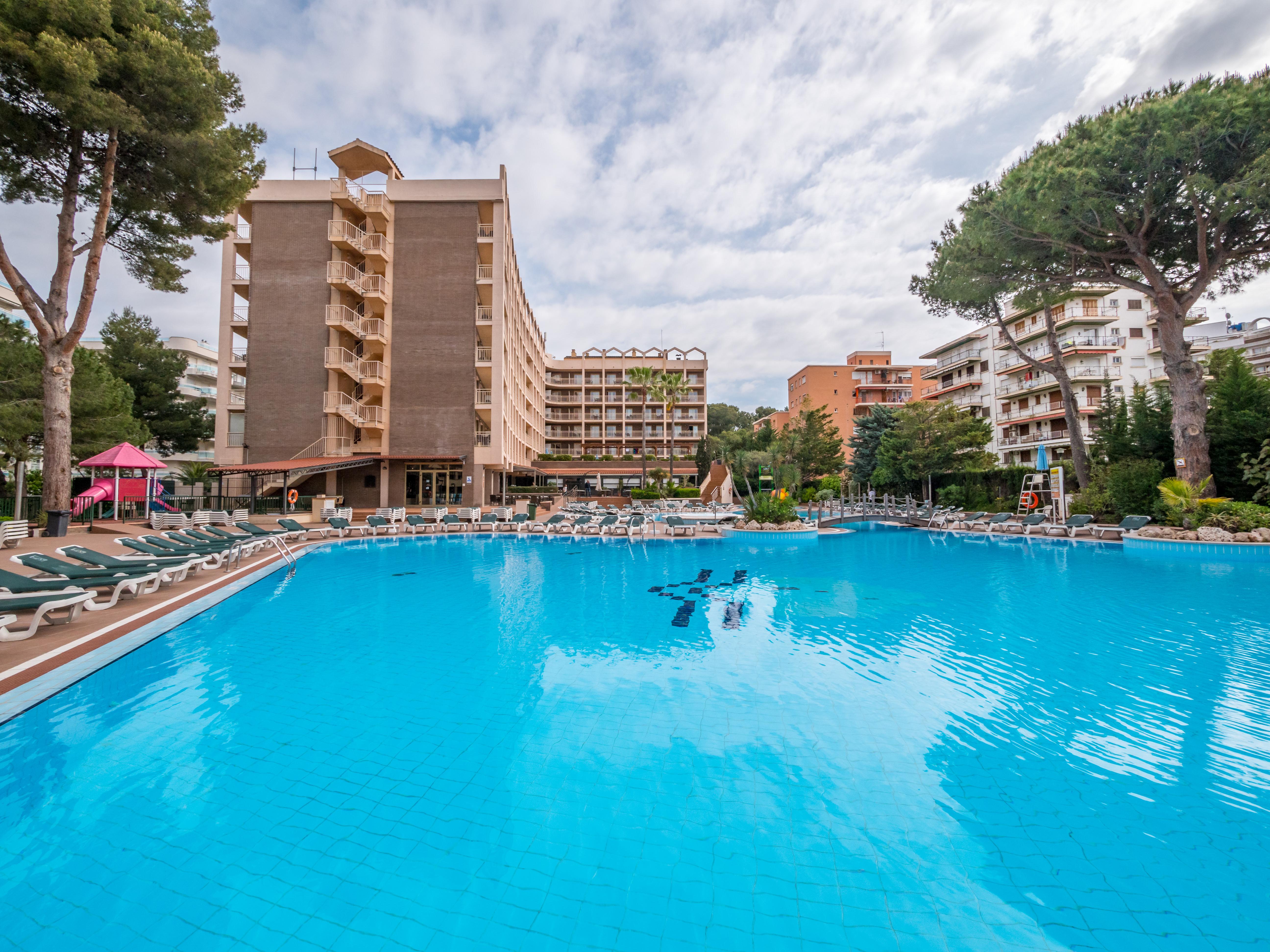 Golden Avenida Family Suites 4* Salou Ngoại thất bức ảnh