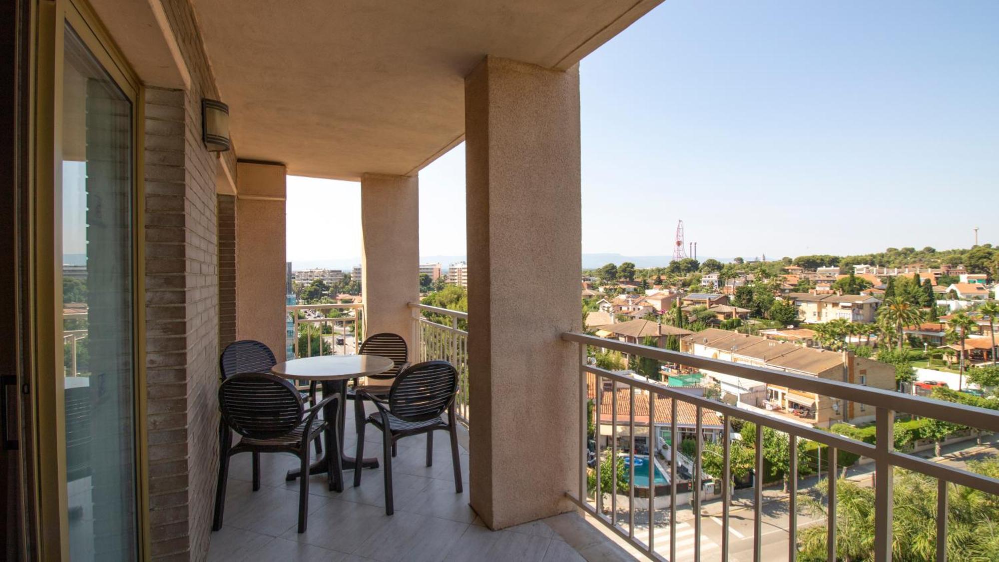 Golden Avenida Family Suites 4* Salou Ngoại thất bức ảnh