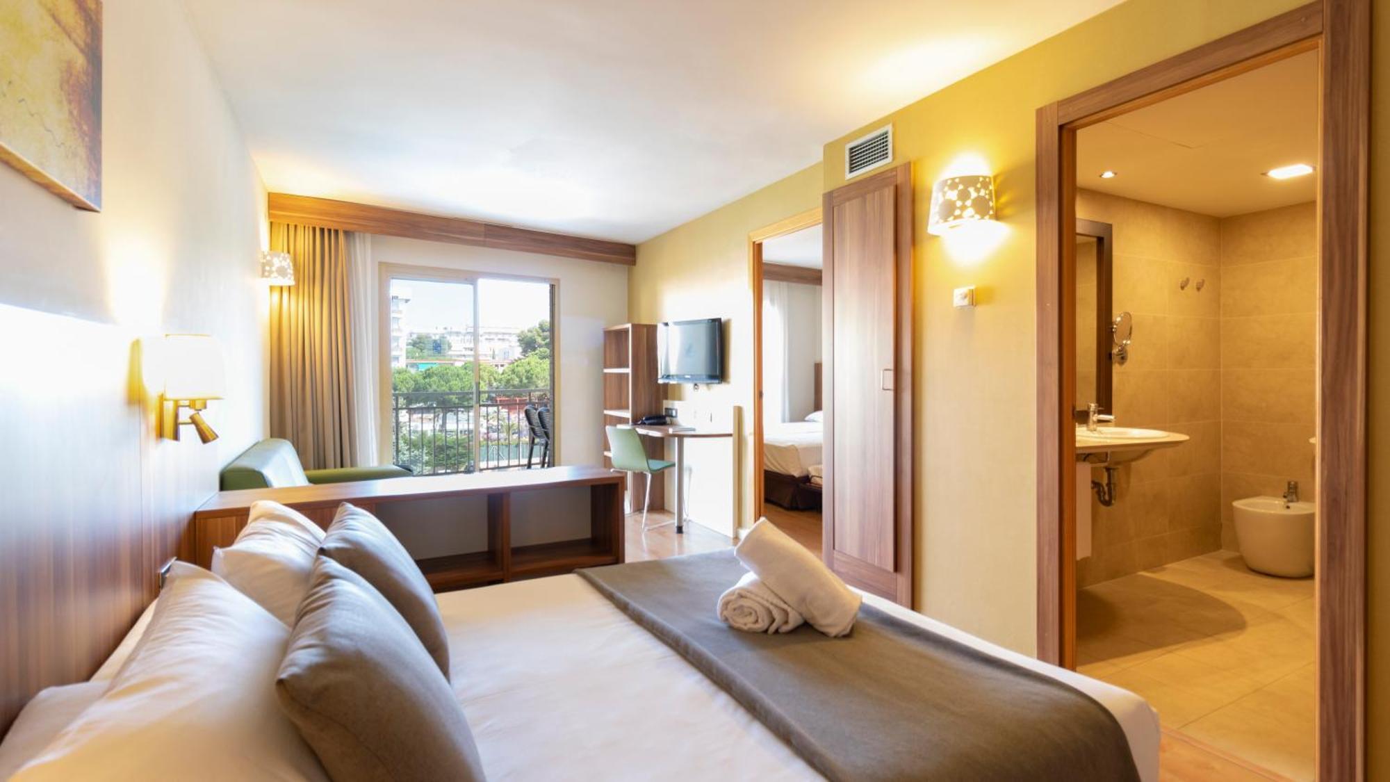 Golden Avenida Family Suites 4* Salou Ngoại thất bức ảnh
