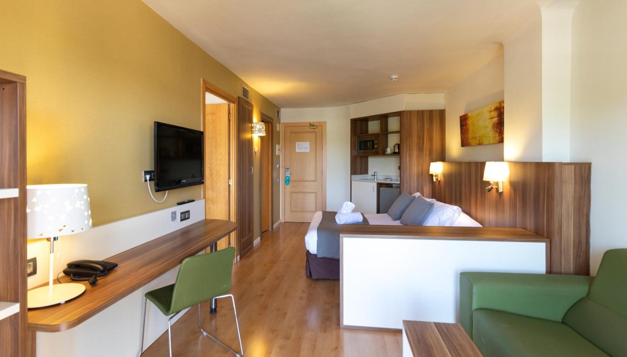 Golden Avenida Family Suites 4* Salou Ngoại thất bức ảnh