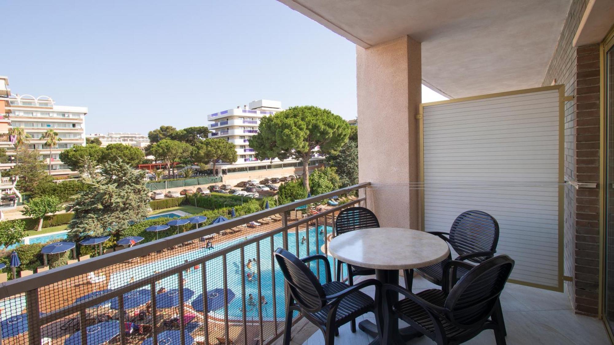 Golden Avenida Family Suites 4* Salou Ngoại thất bức ảnh