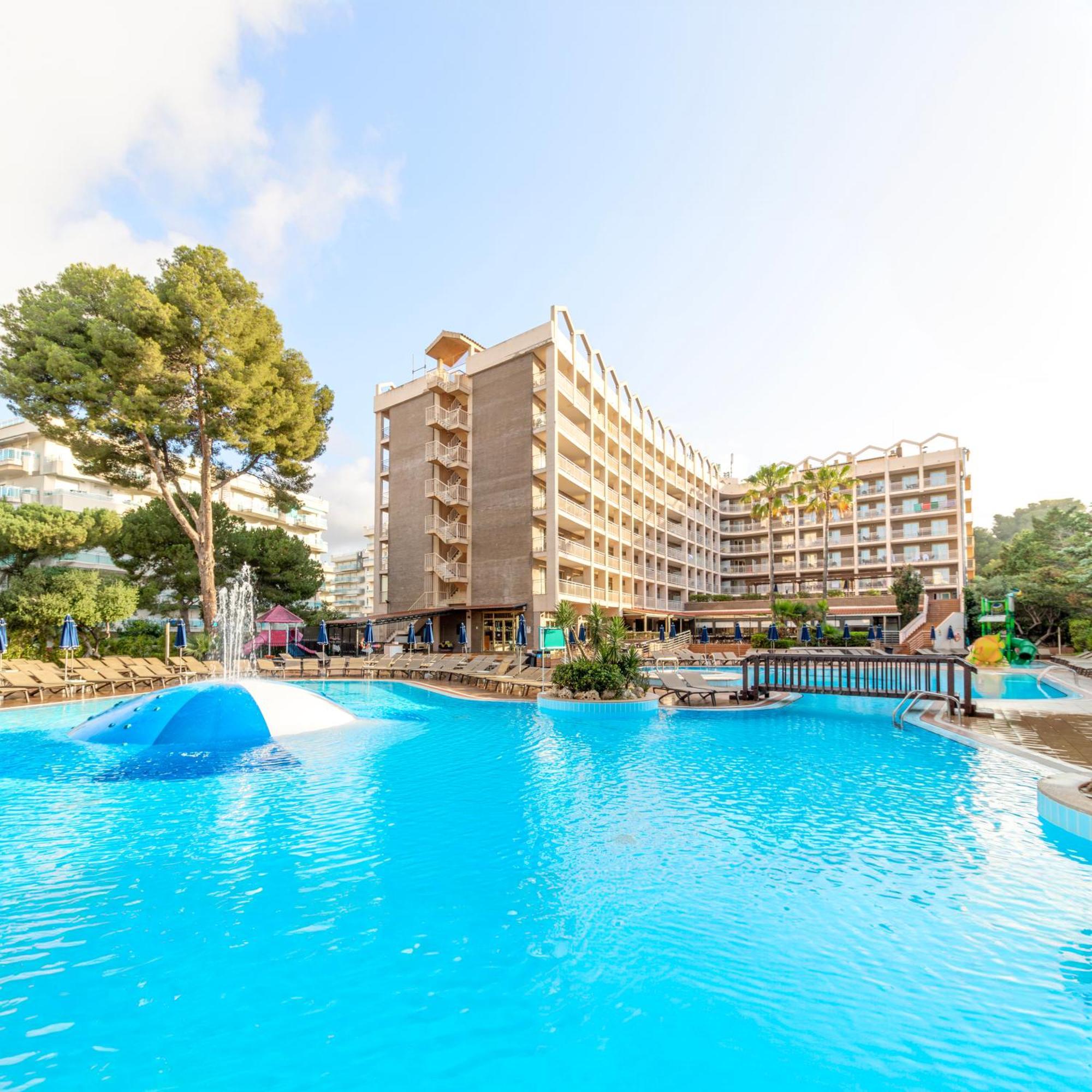Golden Avenida Family Suites 4* Salou Ngoại thất bức ảnh