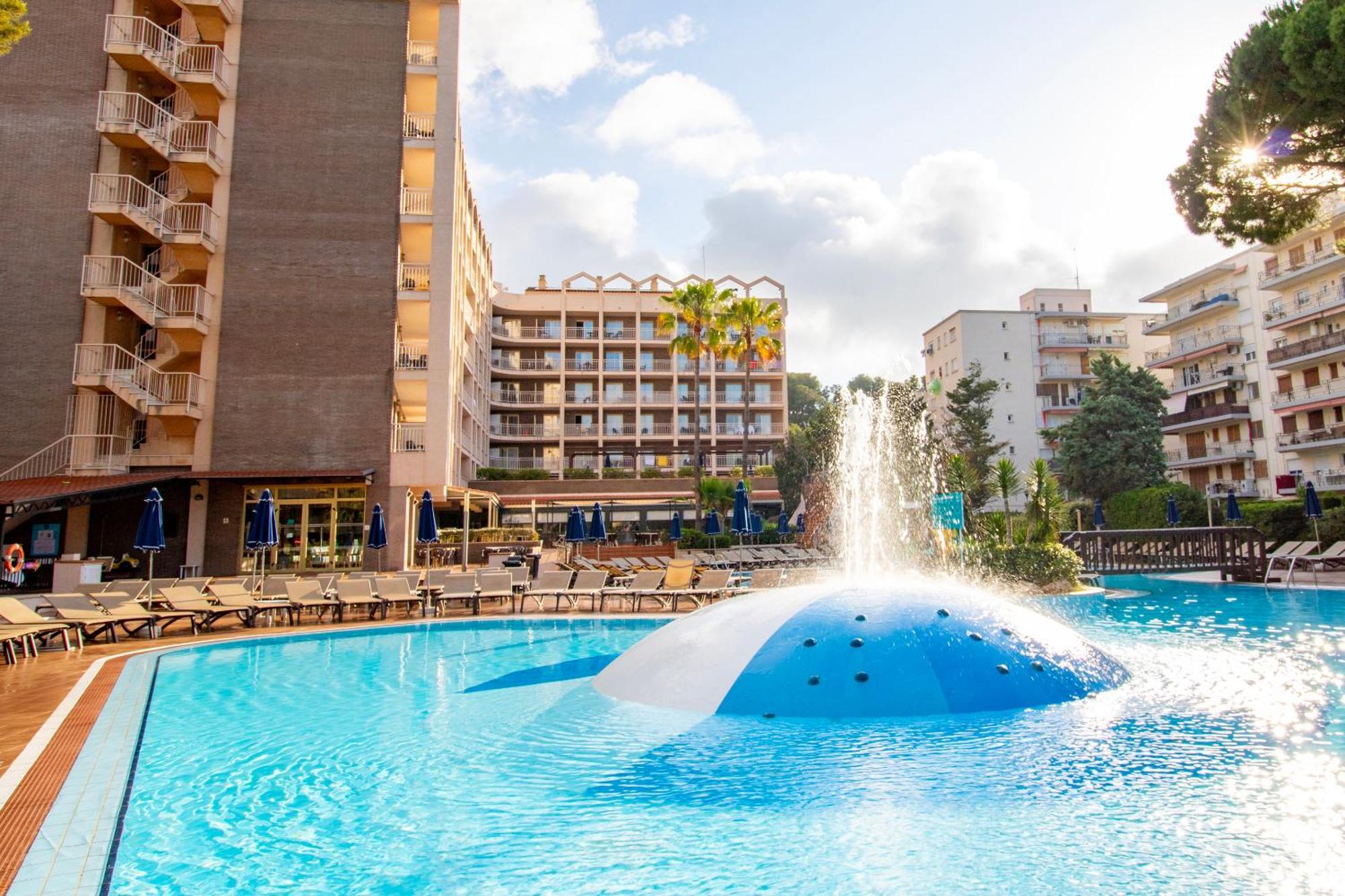 Golden Avenida Family Suites 4* Salou Ngoại thất bức ảnh