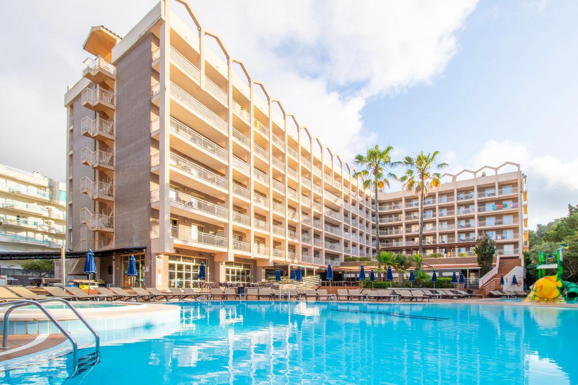 Golden Avenida Family Suites 4* Salou Ngoại thất bức ảnh