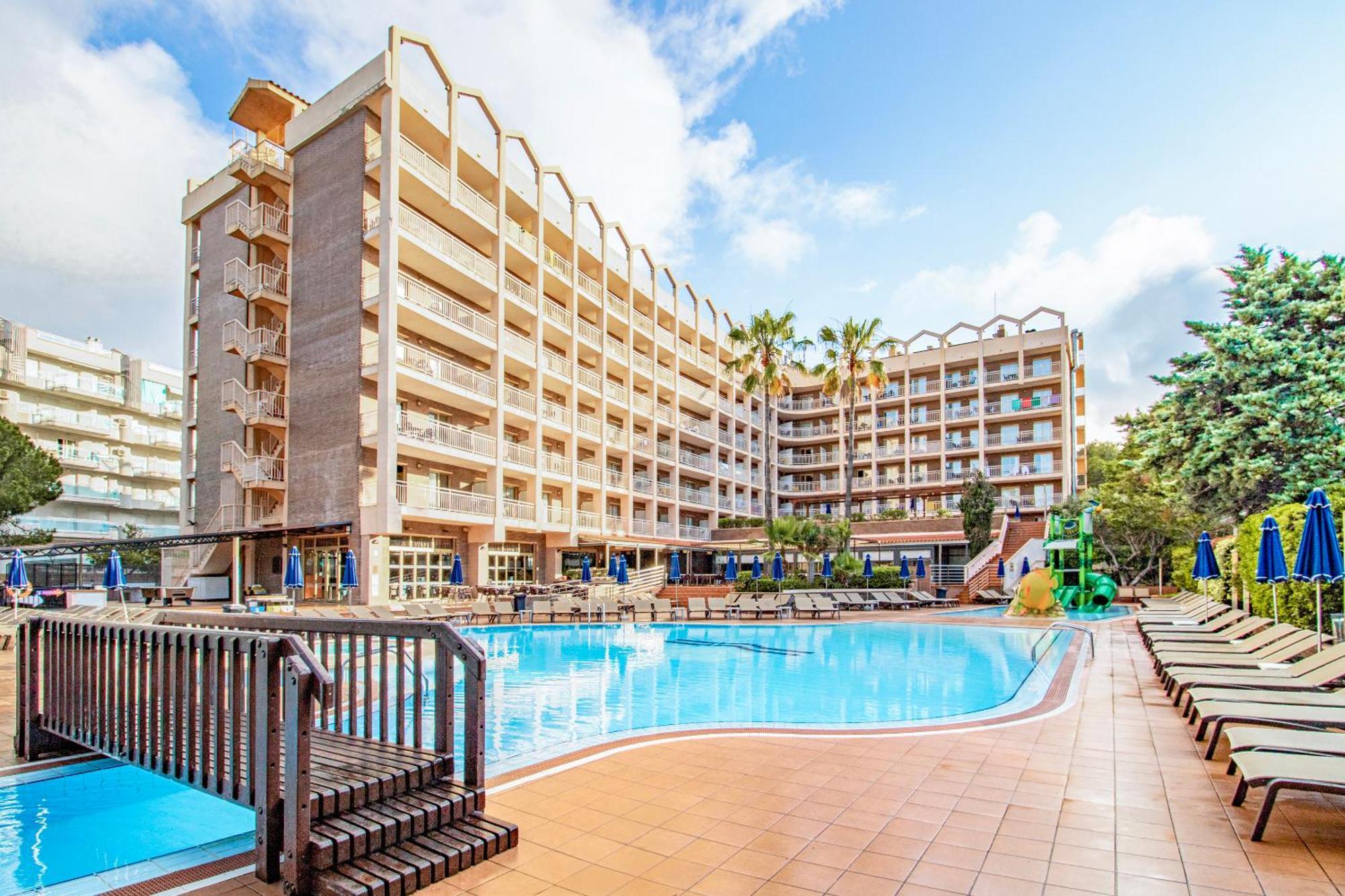 Golden Avenida Family Suites 4* Salou Ngoại thất bức ảnh