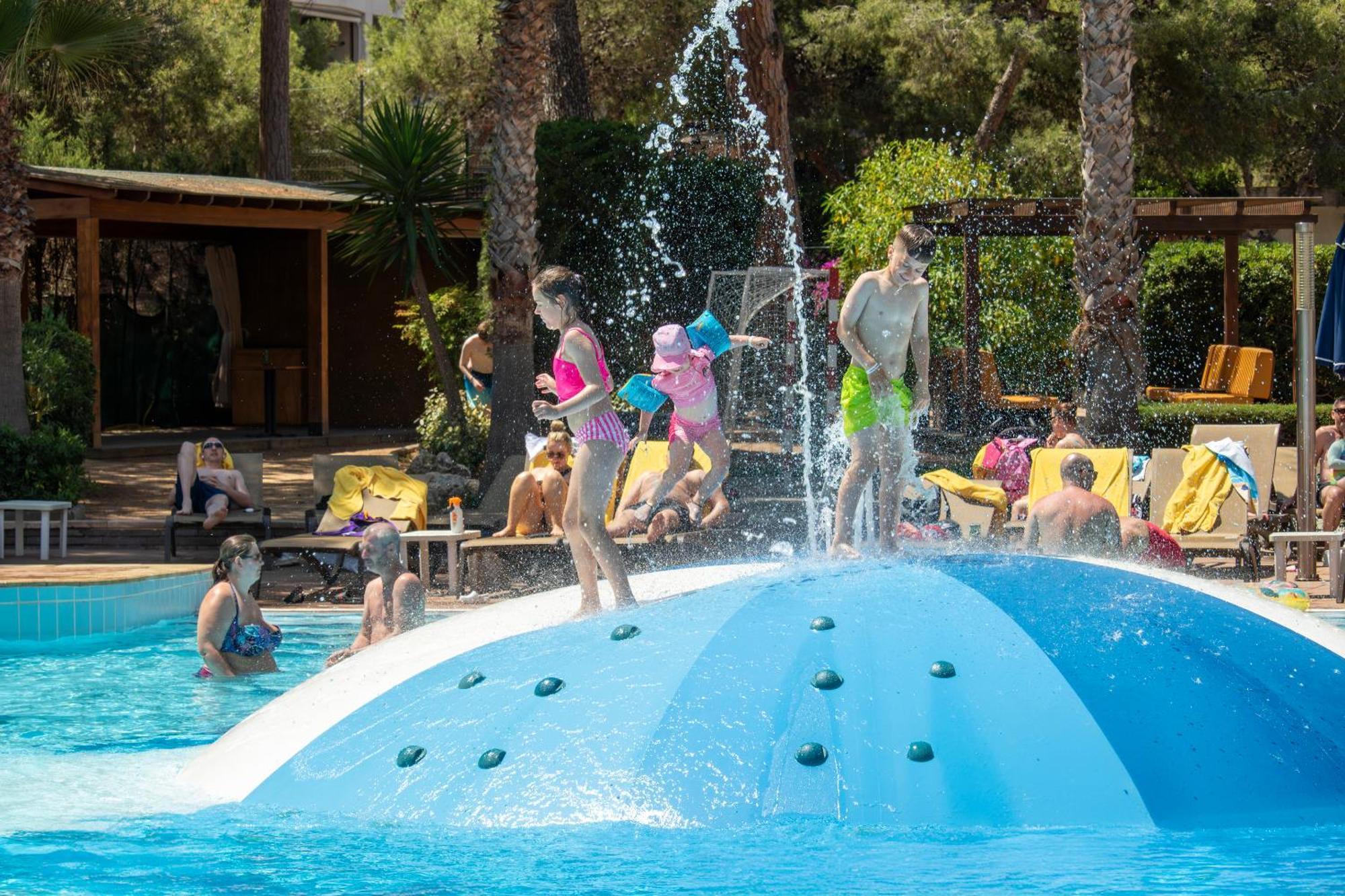 Golden Avenida Family Suites 4* Salou Ngoại thất bức ảnh