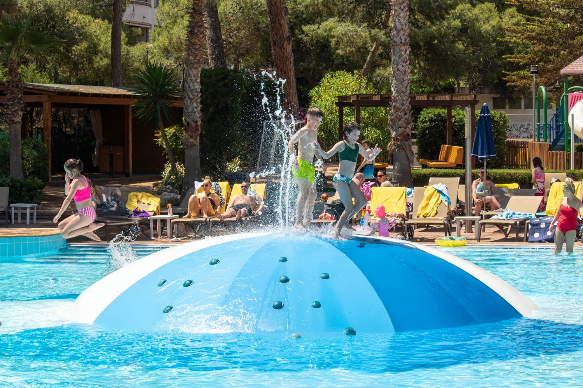 Golden Avenida Family Suites 4* Salou Ngoại thất bức ảnh