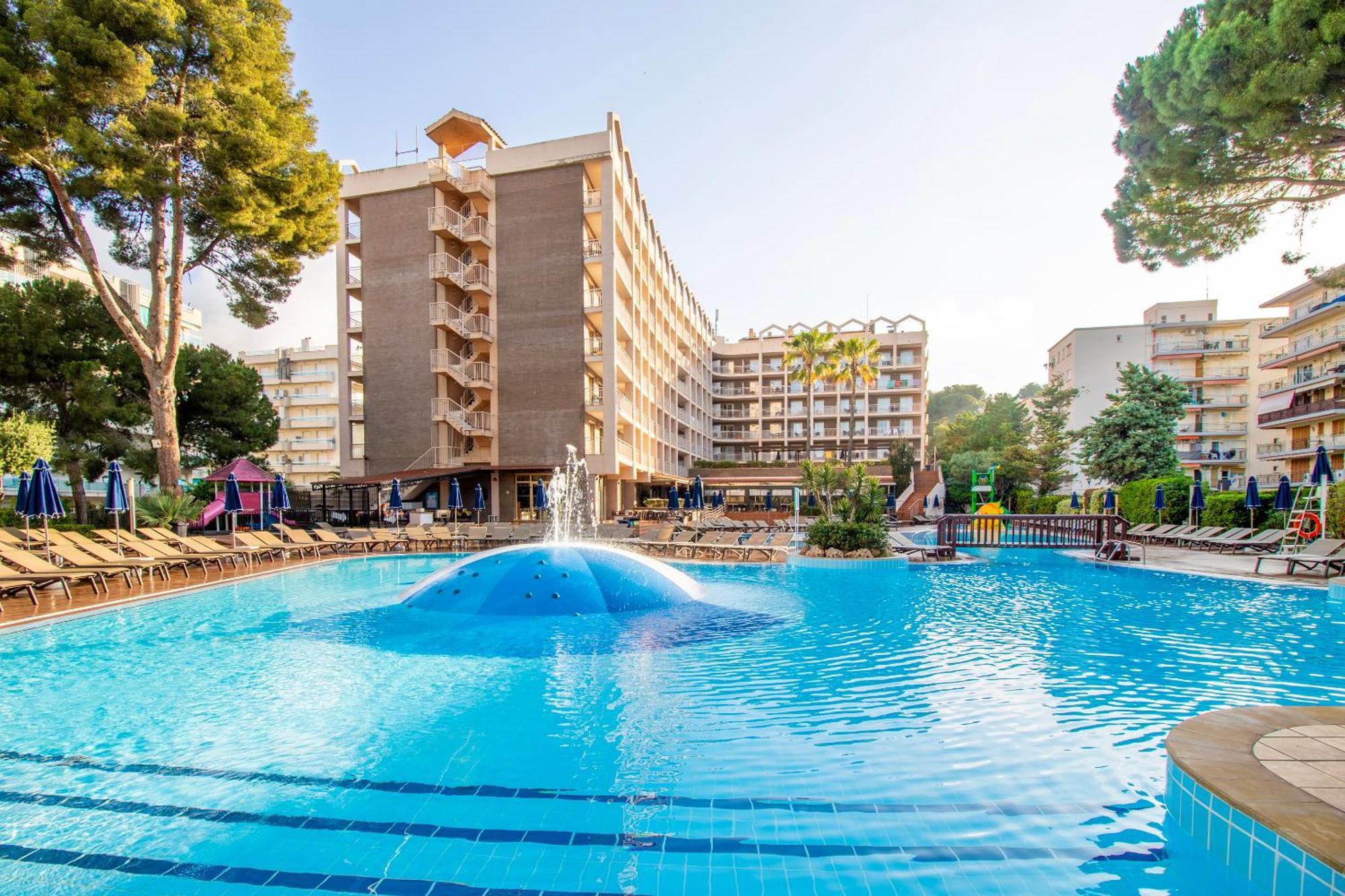 Golden Avenida Family Suites 4* Salou Ngoại thất bức ảnh
