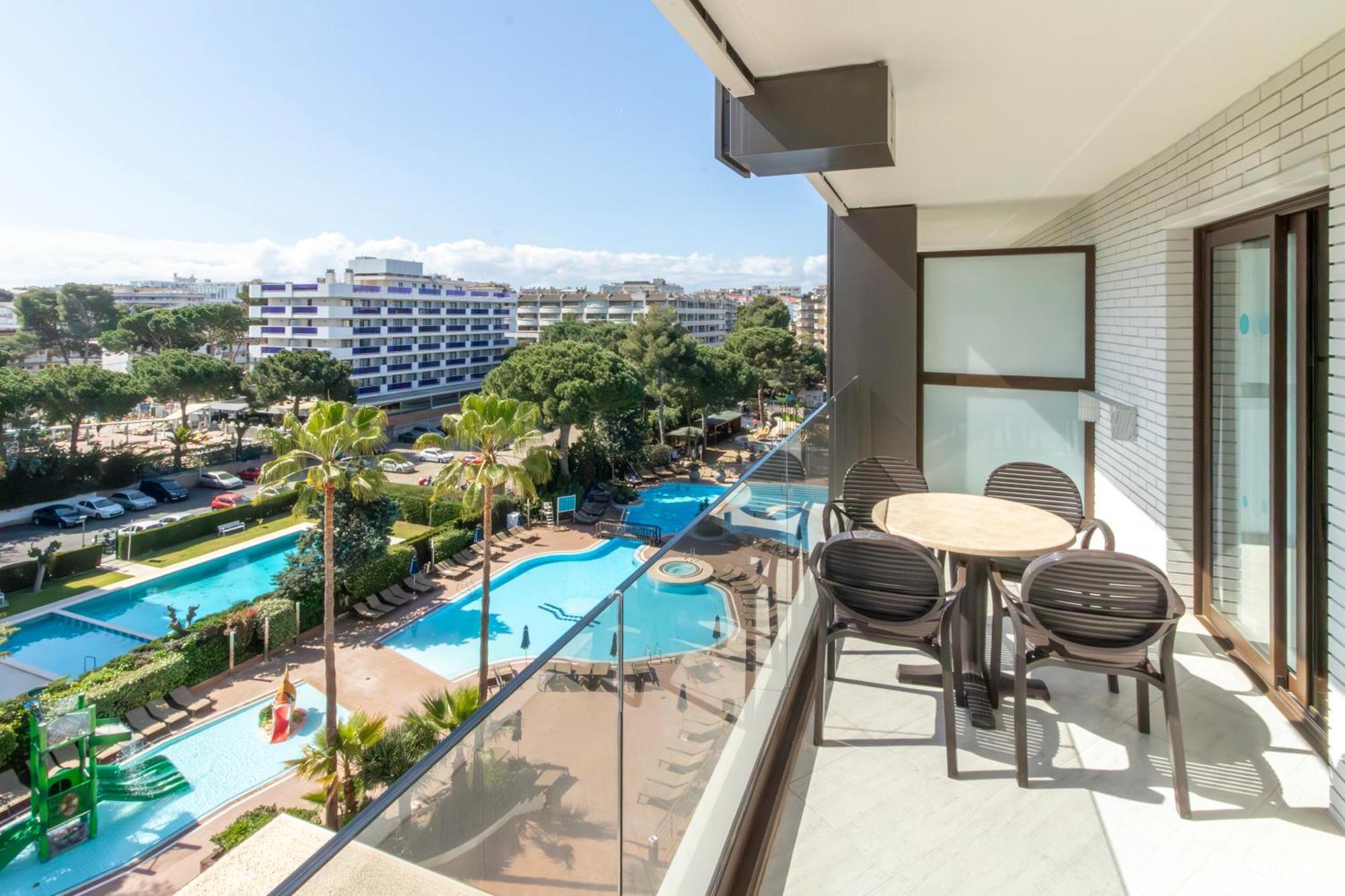 Golden Avenida Family Suites 4* Salou Ngoại thất bức ảnh