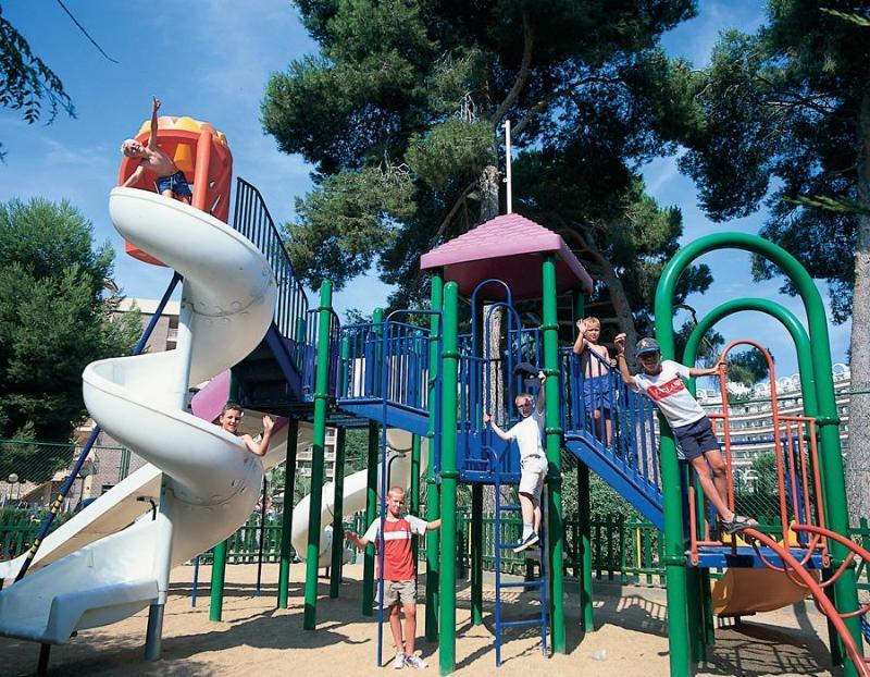 Golden Avenida Family Suites 4* Salou Ngoại thất bức ảnh